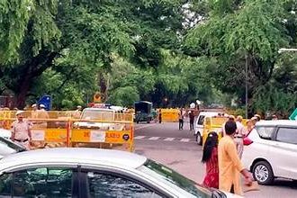 Delhi School News: Protests, Pollution, and Bomb Threats Impacting Schools