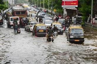 Maharashtra Flood Warning: Heavy Rains Trigger Red Alert in Key Districts, Rivers Cross Danger Mark