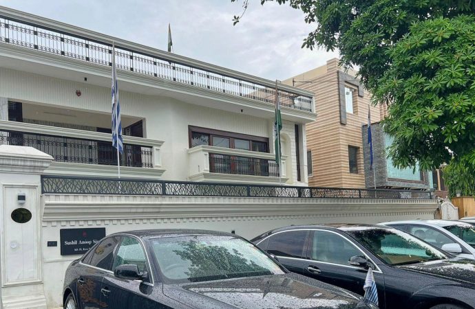Indian Police Arrest Man for Forging Diplomatic Identity, Running Bogus Embassy