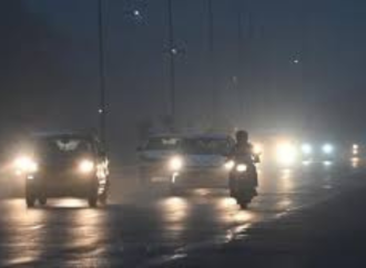 Delhi AQI Improves to ‘Very Poor’ as Fog Eases, Over 300 Flights Delayed at IGI Airport