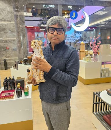 Meet Royal Saini – Influential Entrepreneur and Founder of Biz Convention